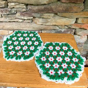 VTG 2 Crochet Christmas Trivets Hot Pads Table Linens Doilies Handmade Cottage